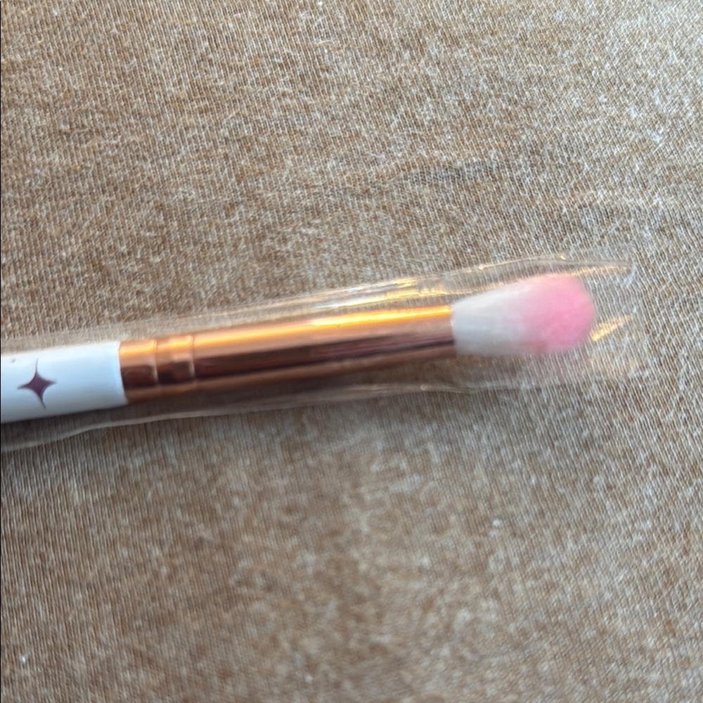 5 new makeup brushes - Picture 3 of 11
